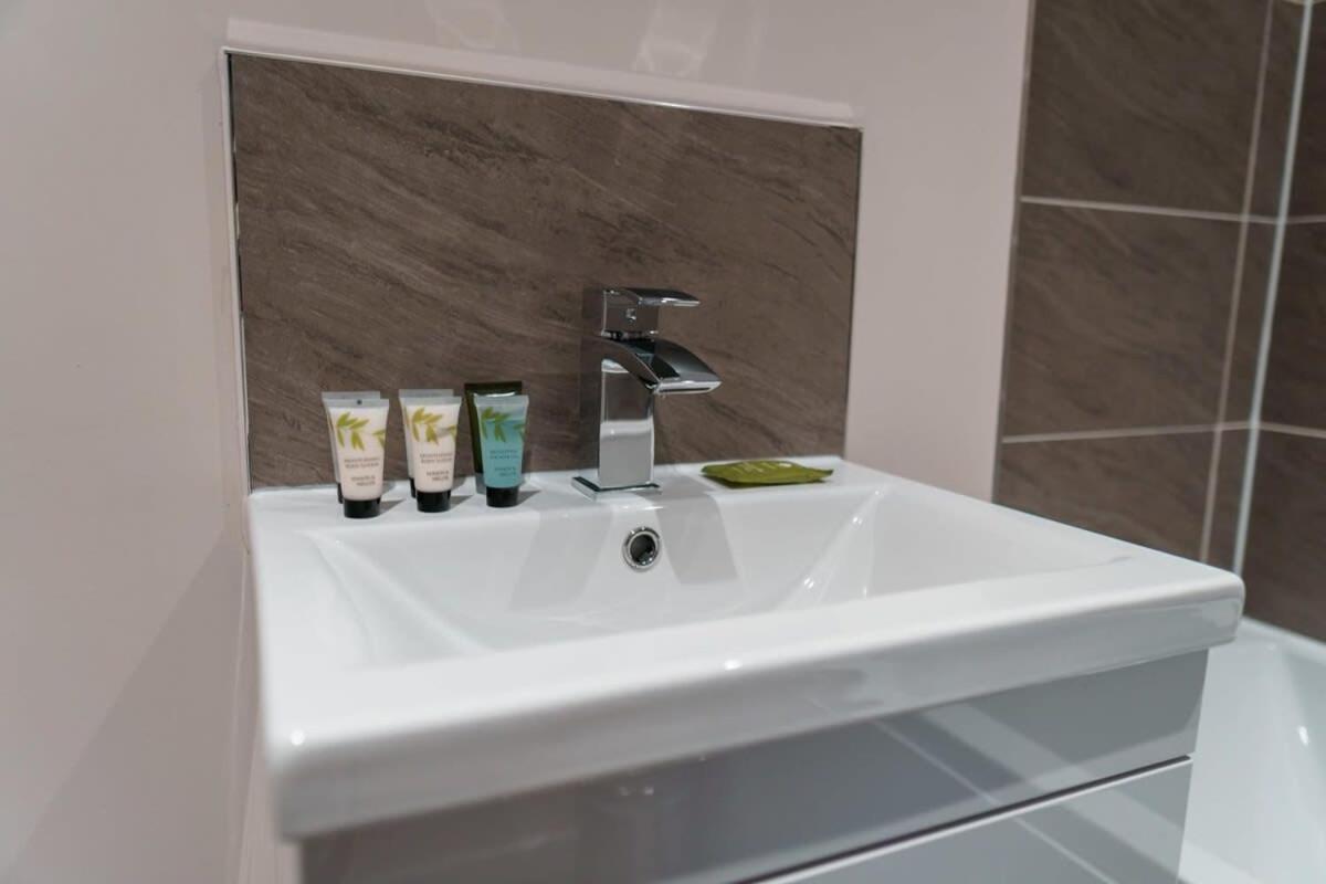 Contemporary 2 Bed Manchester Apartment - Sleeps 4 Екстер'єр фото
